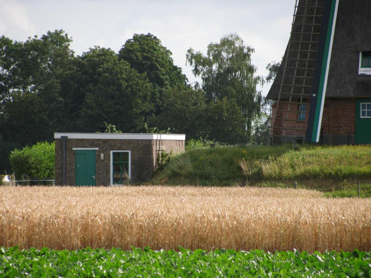 Slapen Aan De Voet Van De Molen Ovezande Bagian luar foto