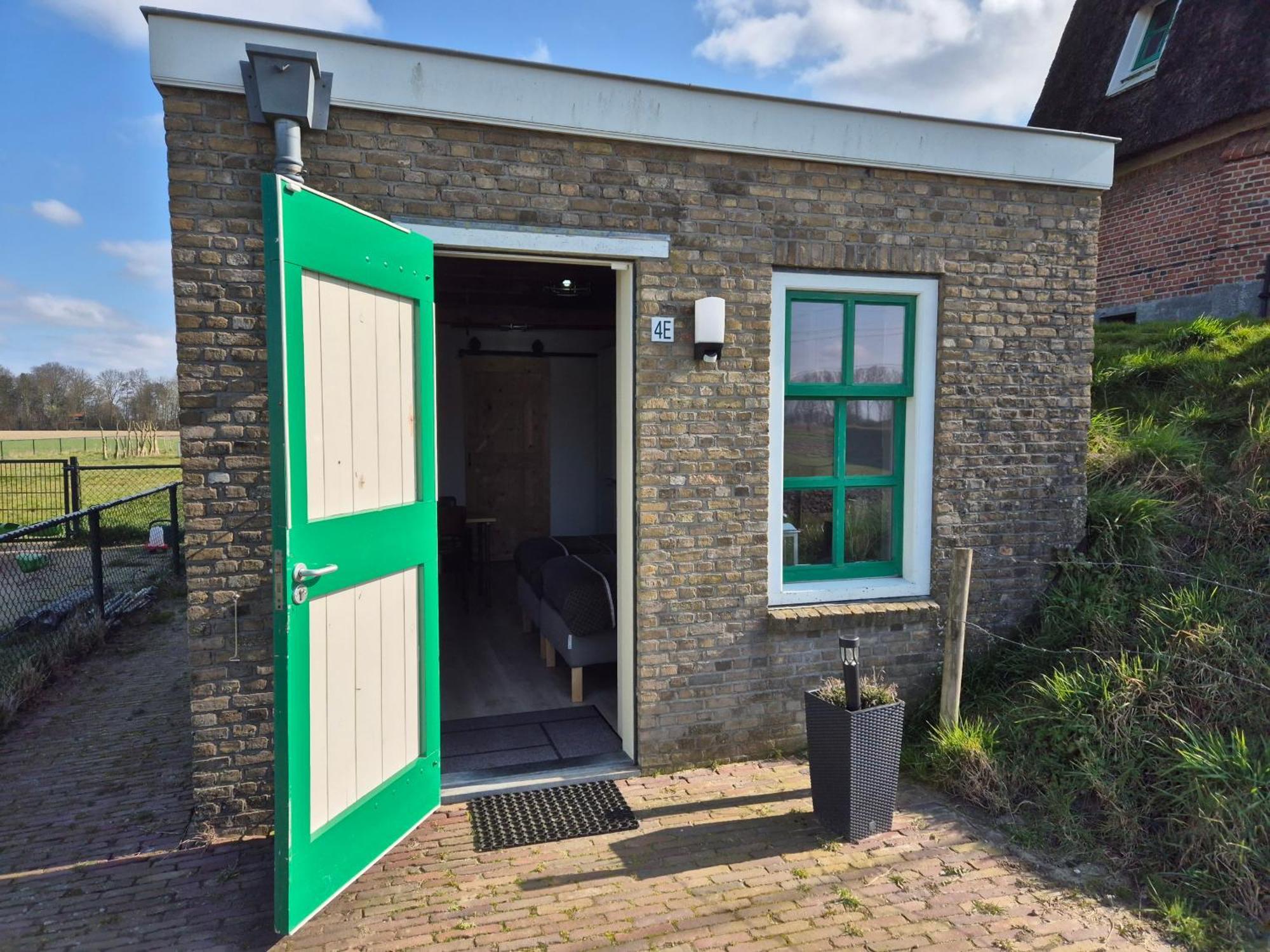 Slapen Aan De Voet Van De Molen Ovezande Bagian luar foto